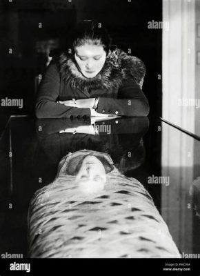 Theda Bara and a Forbidden Romance! Unmasking Love Across Social Barriers